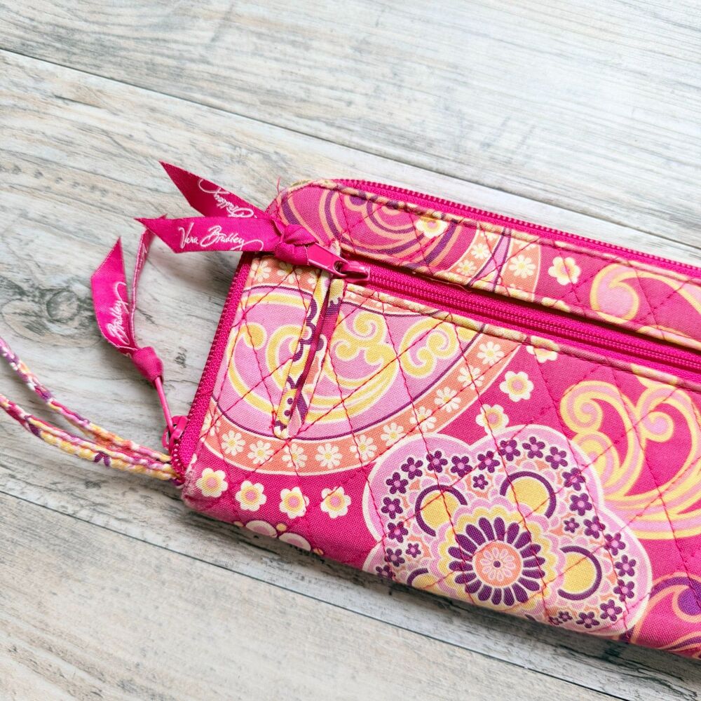 Vera Bradley Y2K Wristlet Raspberry Fizz Zip Around Wallet Pink Floral Paisley - Picture 3 of 11